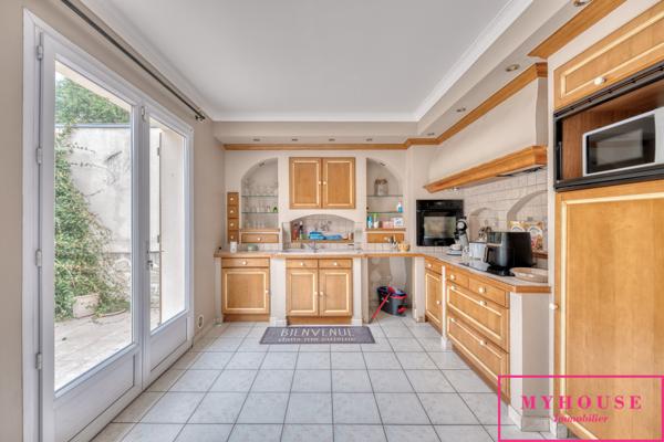 Maison
                                                                                                                                                                                                                                                                                                                        5 pièce(s)                                                                                                                                                                                                          3 chambre(s)                                                                                                                                                                                                          148.46  m²