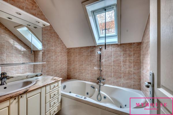 Maison
                                                                                                                                                                                                                                                                                                                        5 pièce(s)                                                                                                                                                                                                          3 chambre(s)                                                                                                                                                                                                          148.46  m²