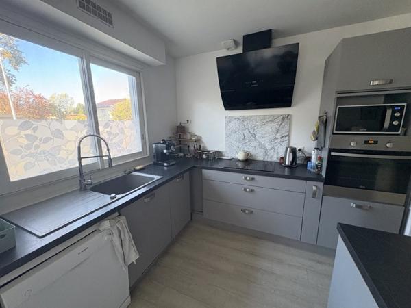 Maison à louer 1 450 € CC Pessac 4 p 88 m² DPE B