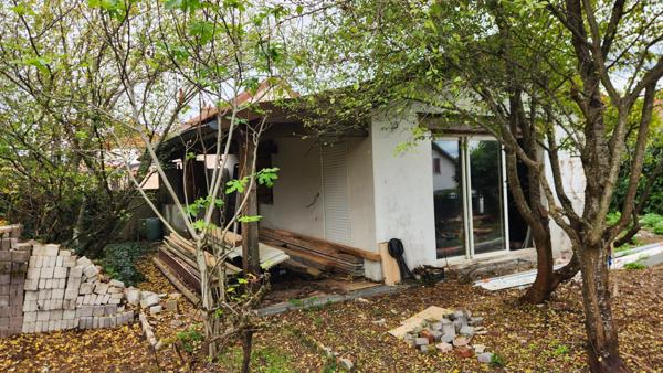 Maison T4 avec dépendance : idéal pour télétravail, location ou logement d’appoint.