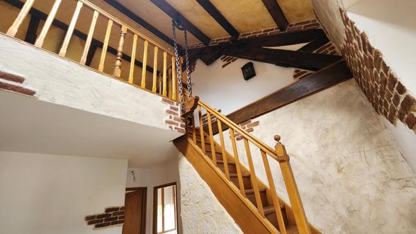 Maison T4 avec dépendance : idéal pour télétravail, location ou logement d’appoint.