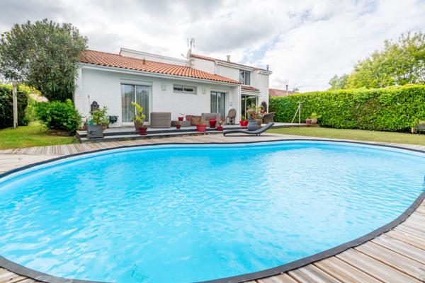Maison Cestas Gazinet-  7pièces - 143m2 - Jardin et Piscine