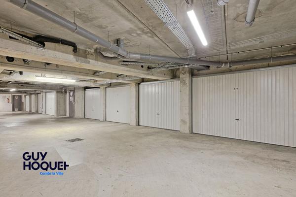 À vendre : Appartement 2 pièces à COMBS LA VILLE avec terrasse et box