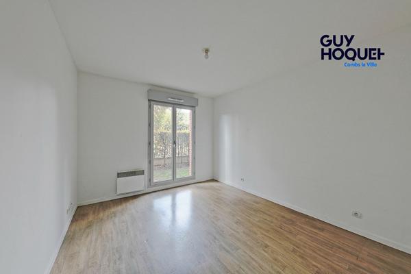 À vendre : Appartement 2 pièces à COMBS LA VILLE avec terrasse et box