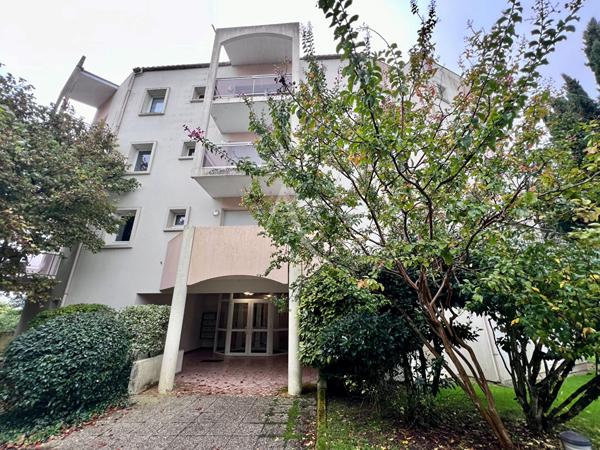 Appartement de type T4 avec Balcon - Saintes Rive Gauche