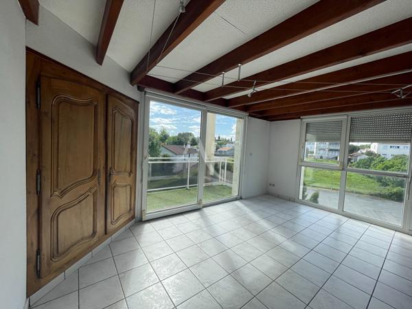 Appartement de type T4 avec Balcon - Saintes Rive Gauche