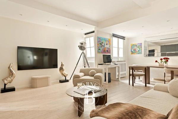 Paris 8ème, Appartement 1 Chambre -  67 m² à vendre