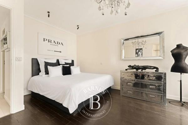 Paris 8ème, Appartement 1 Chambre -  67 m² à vendre