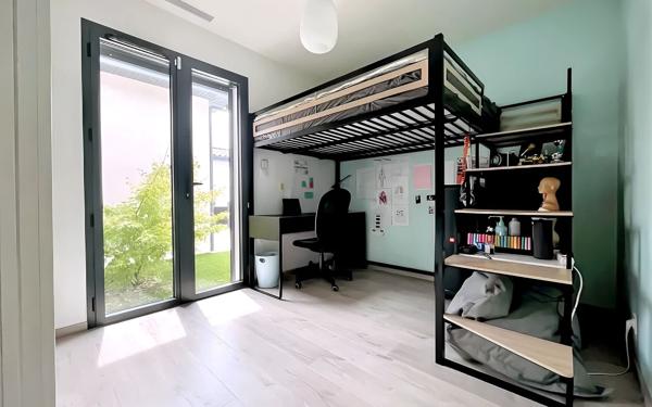 Maison à vendre    7 pièces •  Nîmes