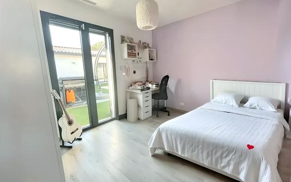 Maison à vendre    7 pièces •  Nîmes