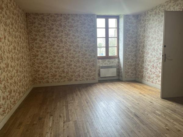 Maison à vendre |                                       Chalais |                                        5 pièces  |  105 m²