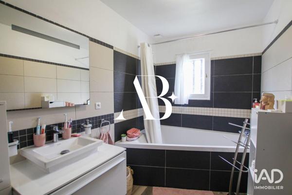 Maison à vendre 4 pièces 101 m² Léognan