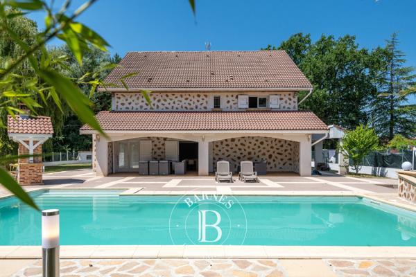 Tignieu-Jameyzieu, Maison  238 m² à vendre