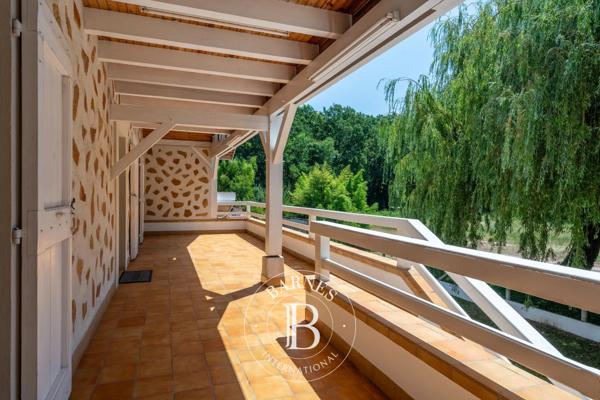 Tignieu-Jameyzieu, Maison  238 m² à vendre