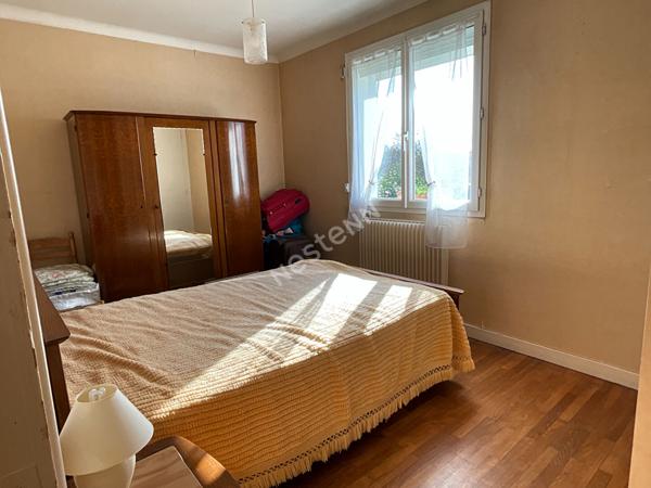 ORVAULT BOURG - A VENDRE MAISON 4 CHAMBRES - 110 m² - VIE DE PLAIN PIED + sous-sol complet