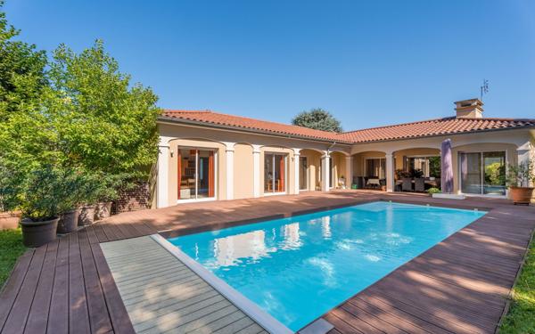 Maison à vendre    7 pièces • 269 m2 Collonges-au-Mont-d'Or