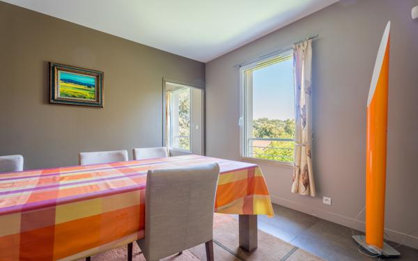 Maison à vendre    7 pièces • 269 m2 Collonges-au-Mont-d'Or