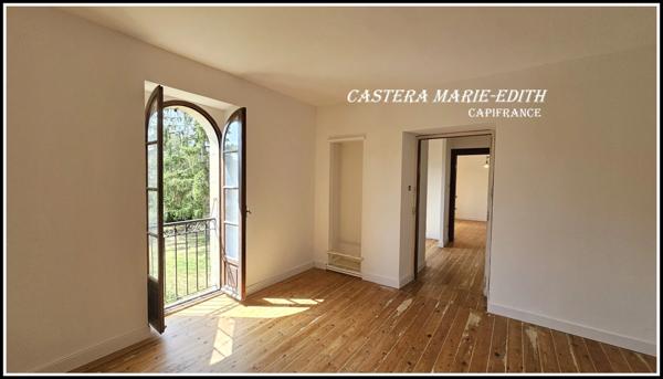 Maison en pierre rénovée en partie avec jardin et hangar 6 pièces PAVIE (32)