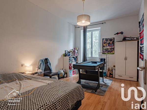 Maison à vendre 6 pièces 225 m² Surgères