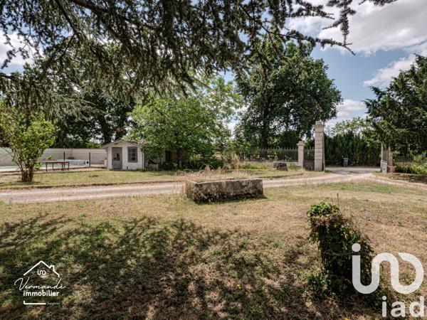 Maison à vendre 6 pièces 225 m² Surgères