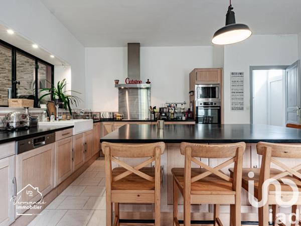 Maison à vendre 6 pièces 225 m² Surgères