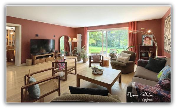 À vendre proche Revel – Maison familiale avec 5 chambres, piscine et grand terrain arboré