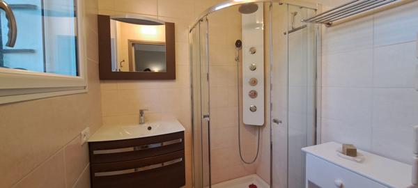 Noves (13550) Villa plain-pied proche centre ville