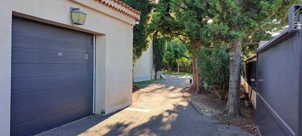 Noves (13550) Villa plain-pied proche centre ville