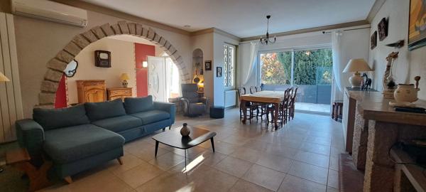 Noves (13550) Villa plain-pied proche centre ville