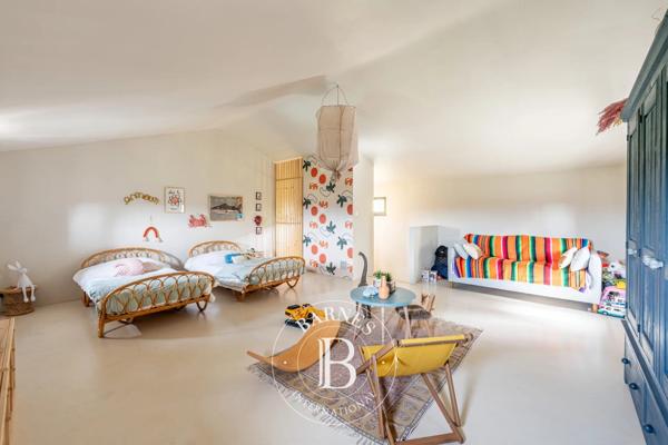 Lourmarin, Bastide 4 Chambres -  320 m² à vendre