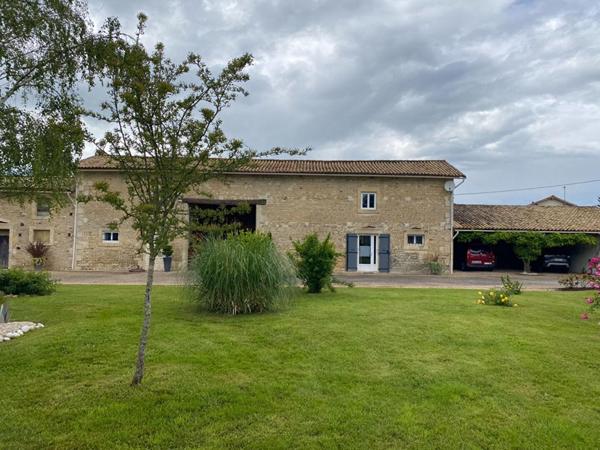 Maison 6 pièce(s) 240 m2, 400m2 de dépendance