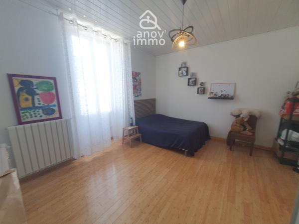 Maison
                                                                                                                                                                                                                                                                                                                        5 pièce(s)                                                                                                                                                                                                          3 chambre(s)                                                                                                                                                                                                          130  m²