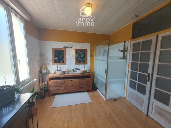 Maison
                                                                                                                                                                                                                                                                                                                        5 pièce(s)                                                                                                                                                                                                          3 chambre(s)                                                                                                                                                                                                          130  m²