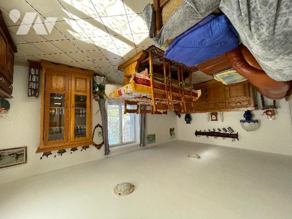 Maison T5 de 130 m² aucun vis-à-vis avec dépendances et grand terrain plat SAINT-QUENTIN-LA-CHABANNE