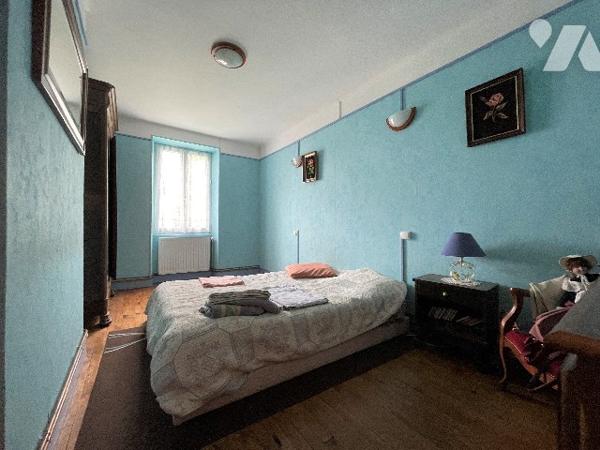 Maison T5 de 130 m² aucun vis-à-vis avec dépendances et grand terrain plat SAINT-QUENTIN-LA-CHABANNE