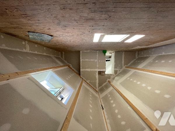 Maison T5 de 130 m² aucun vis-à-vis avec dépendances et grand terrain plat SAINT-QUENTIN-LA-CHABANNE