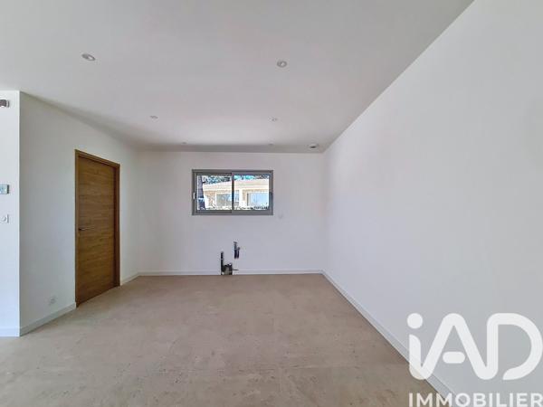 Maison à vendre 5 pièces 137 m² Nîmes