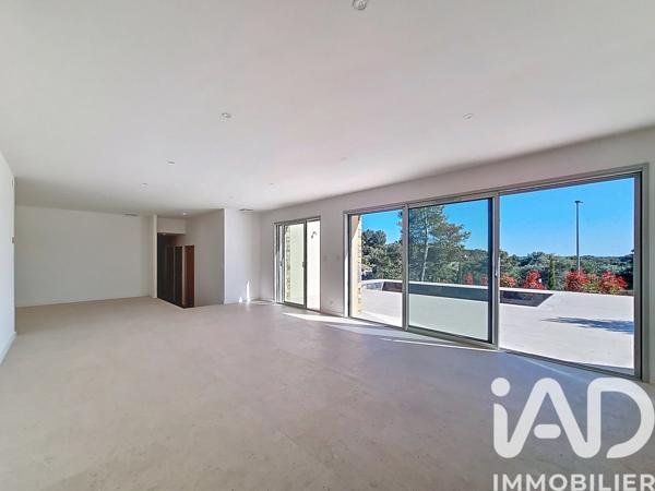 Maison à vendre 5 pièces 137 m² Nîmes