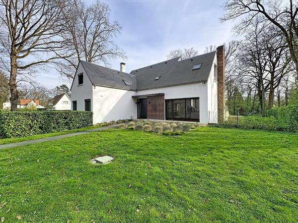 Elégance et prestige dans le domaine du Lys