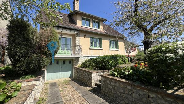 Maison
                                                                                                                                                                                                                                                                                                                        5 pièce(s)                                                                                                                                                                                                          4 chambre(s)                                                                                                                                                                                                          124  m²