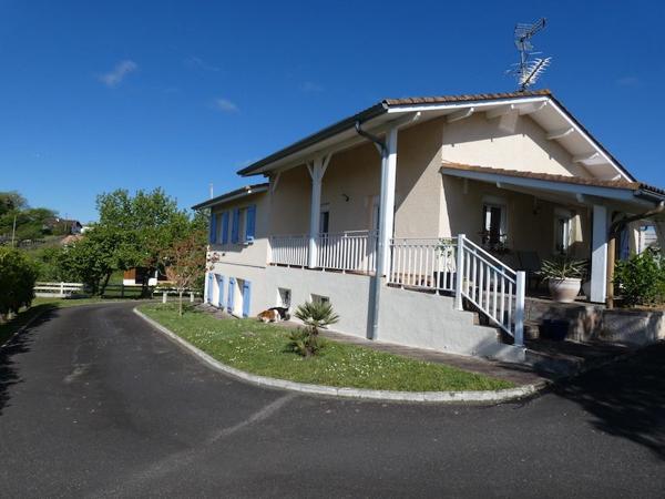 À vendre - Maison individuelle, 6 pièces située à Dax (40100)