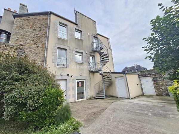 Vente Maison 8 pièces 210 m2 à Guingamp