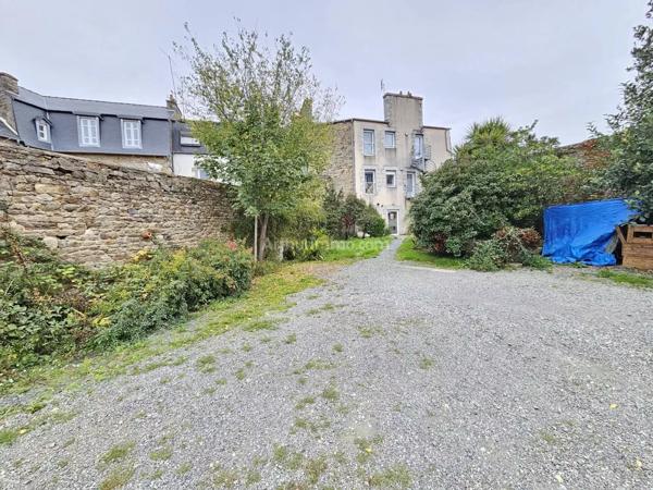 Vente Maison 8 pièces 210 m2 à Guingamp
