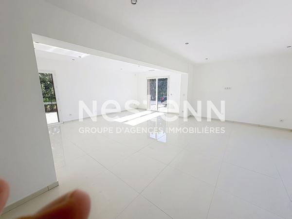 Maison Provençale de Prestige à Vendre - LE PLAN DE LA TOUR