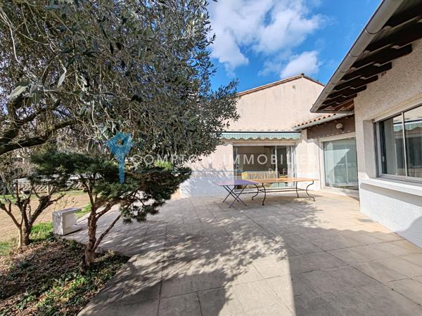 Villa
                                                                                                                                                                                                                                                                                                                        6 pièce(s)                                                                                                                                                                                                          4 chambre(s)                                                                                                                                                                                                          227  m²