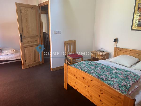 Maison
                                                                                                                                                                                                                                                                                                                        7 pièce(s)                                                                                                                                                                                                          5 chambre(s)                                                                                                                                                                                                          147.95  m²