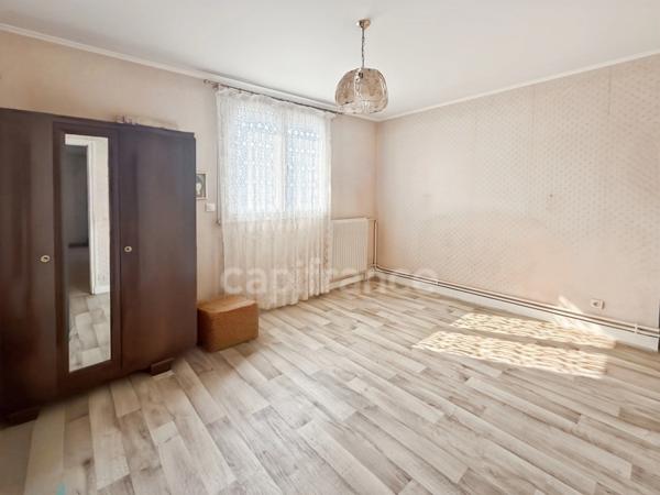 BREST- Appartement T4 lumineux de 74 m² avec loggias et parking au 8 ème étage avec vue mer