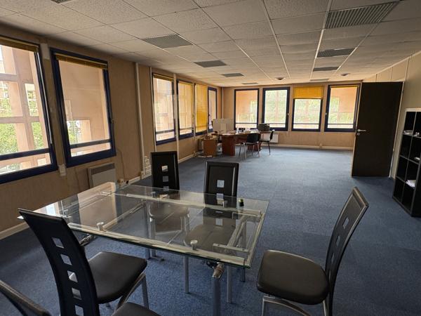 Marseille (13009) Bureau de 70m2 - cloisonnable - nombreux stationnements