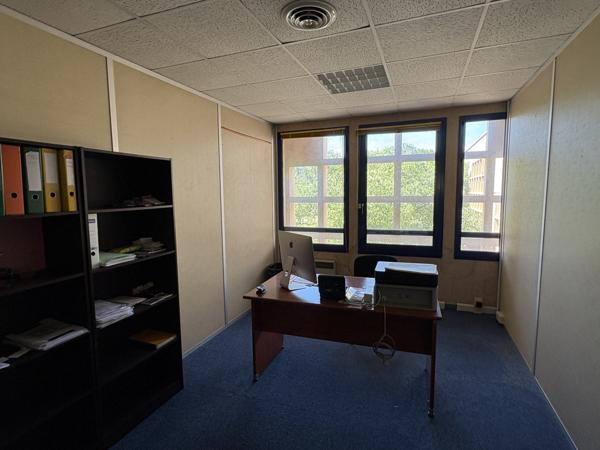 Marseille (13009) Bureau de 70m2 - cloisonnable - nombreux stationnements
