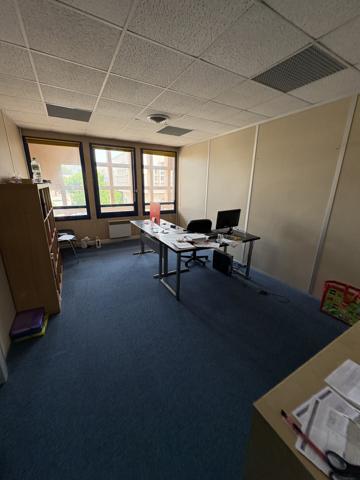 Marseille (13009) Bureau de 70m2 - cloisonnable - nombreux stationnements